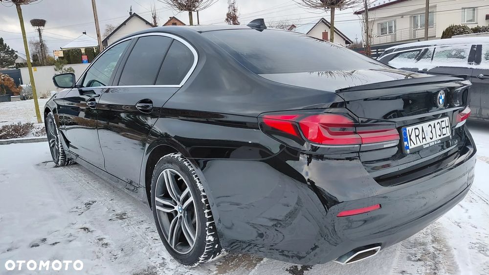 BMW Seria 5 518d Luxury Line - 9