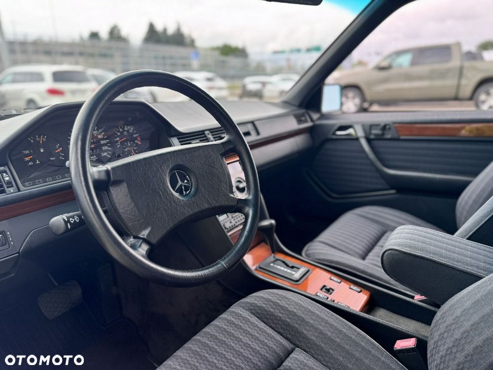 Mercedes-Benz W124 (1984-1993) - 21