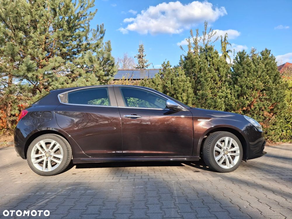 Alfa Romeo Giulietta 2.0 JTDM 16V - 4