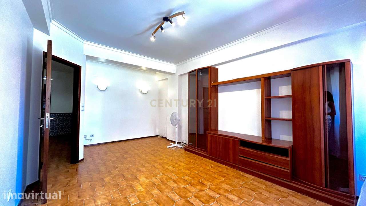 T2 Amplo com Garagem em Odivelas, Lisboa - Grande imagem: 3/20