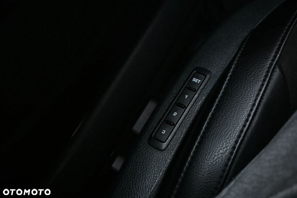 Volkswagen Passat 1.8 TSI DSG Highline - 35