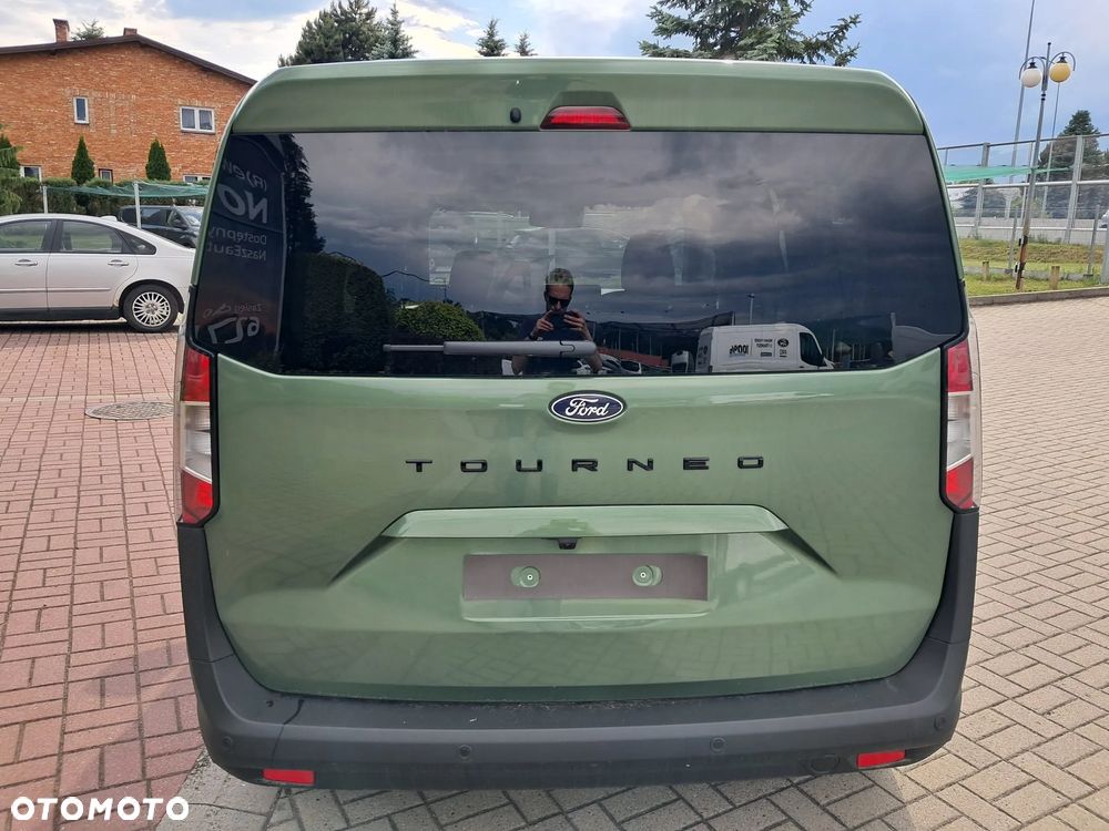 Ford Tourneo Courier 1.0 EcoBoost Titanium - 11