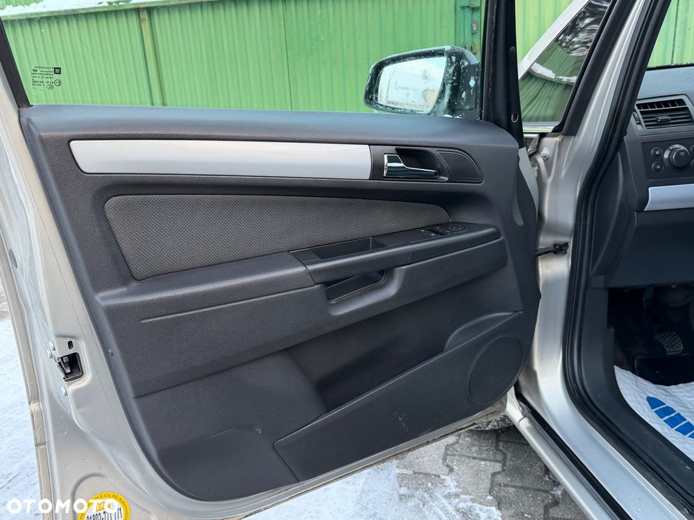 Opel Zafira - 15