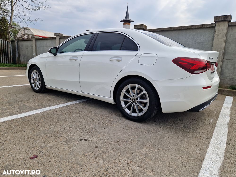 Mercedes-Benz A 220 Sedan 7G-DCT - 10