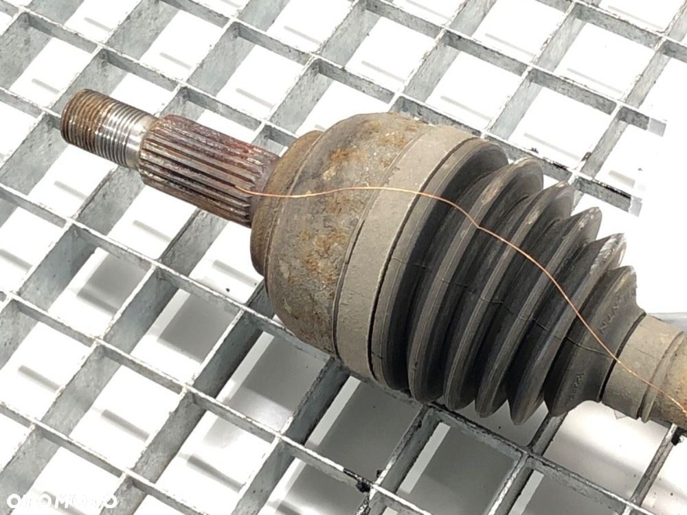 PÓŁOŚ PRAWY PRZÓD  RENAULT CLIO III (BR0/1, CR0/1) 2005 - 2014 1.2 16V (BR0R, BR1D, BR1L, CR0R) - 3