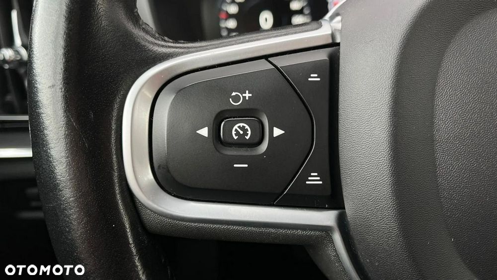 Volvo V60 D3 Momentum - 14