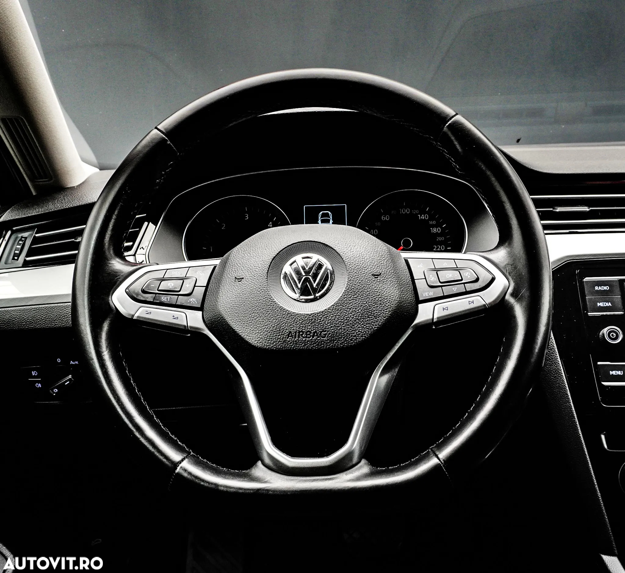 Volkswagen Passat 2.0 TDI DSG Highline - 17
