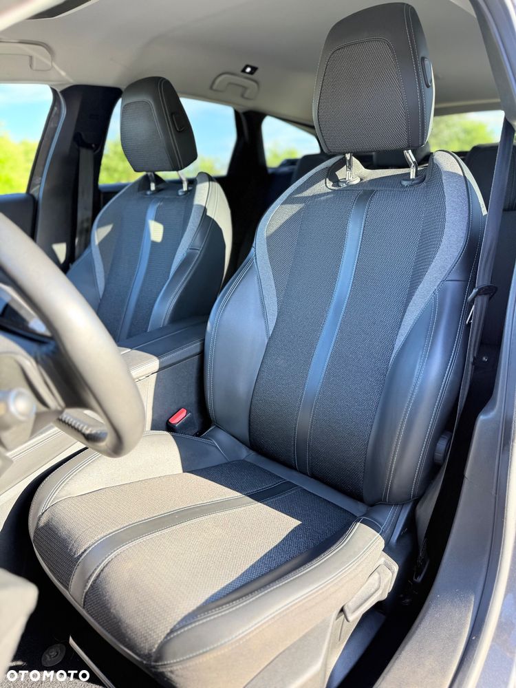 Peugeot 308 PureTech 130 EAT8 Allure - 23