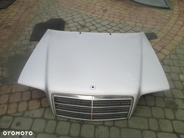 maska Mercedes C220 744