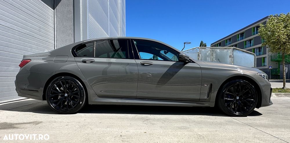 BMW Seria 7 745e - 4