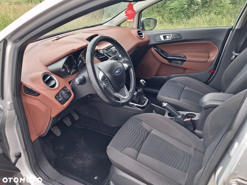 Ford Fiesta 1.5 TDCi SYNC Edition - 17