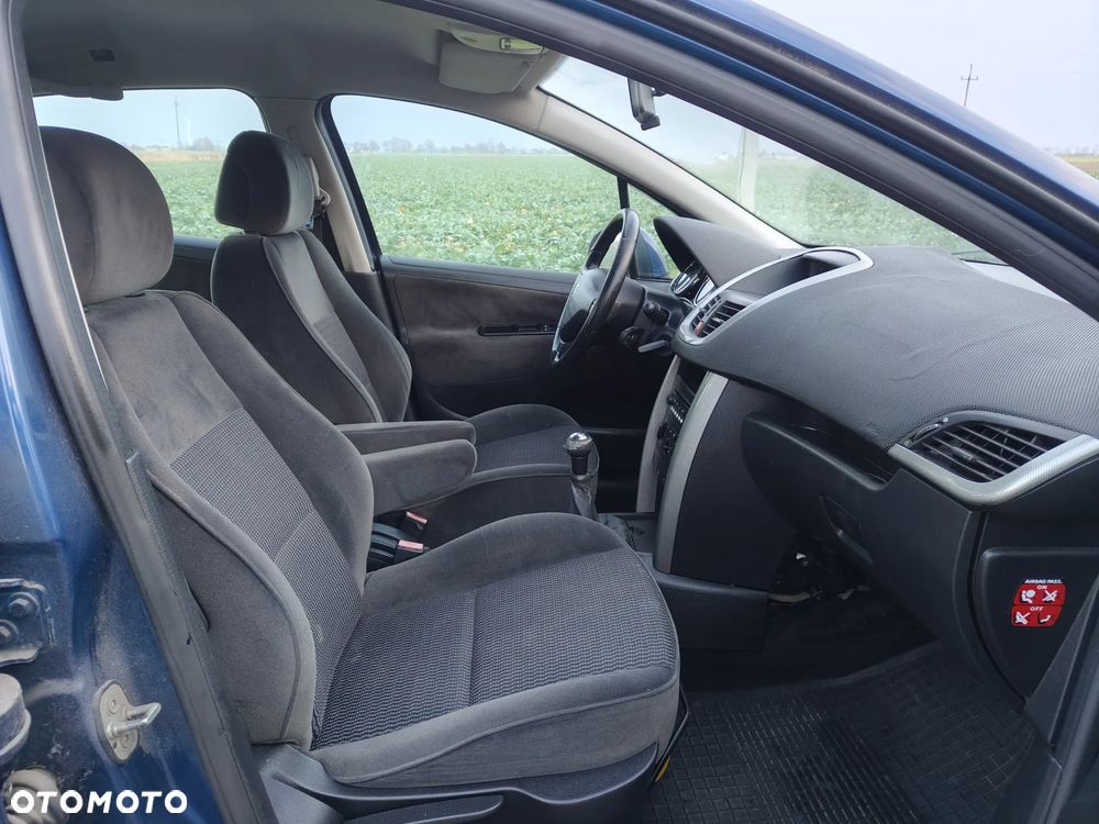 Peugeot 207 1.6 HDi Presence - 5