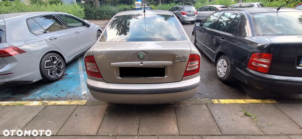 Skoda Octavia 1.6 Tour - 5