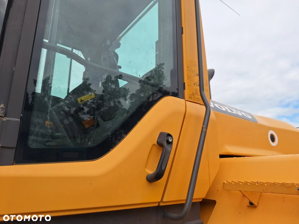 Volvo L120G - 10