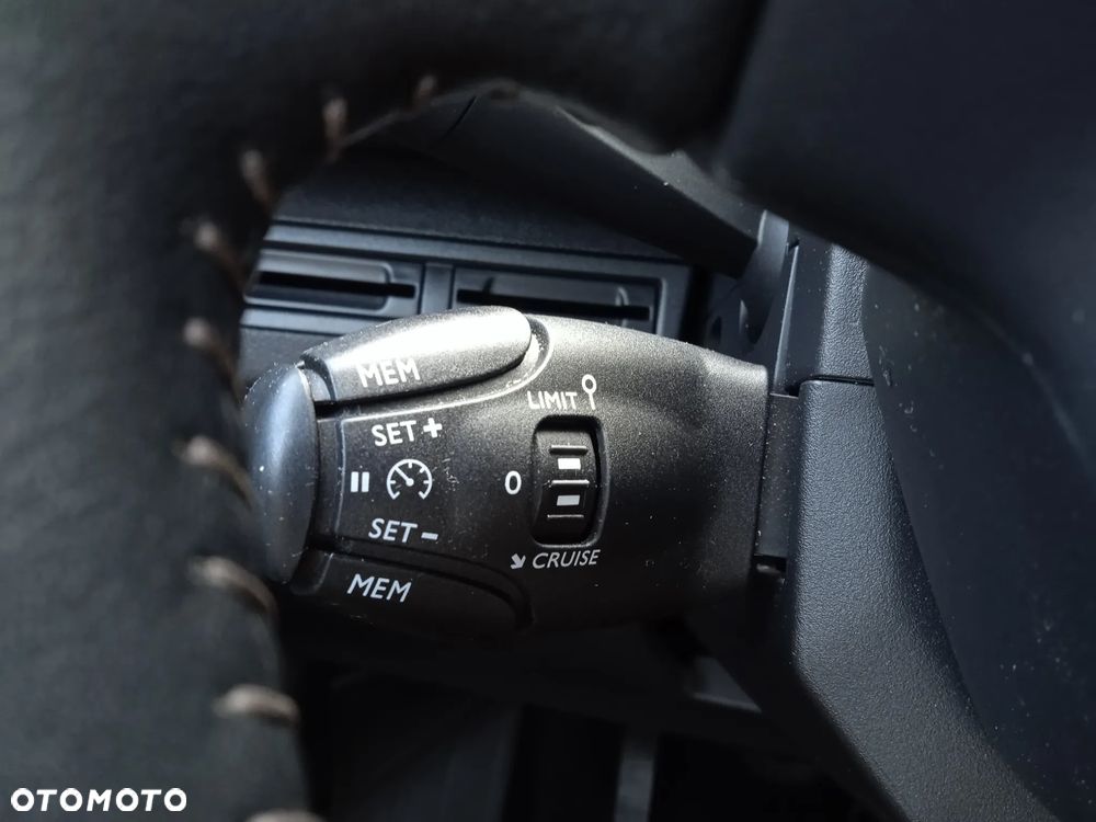 Peugeot 3008 1.2 PureTech Allure S&S - 30