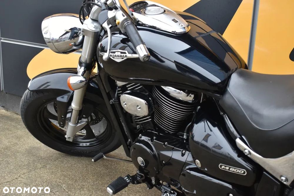 Suzuki Intruder - 14