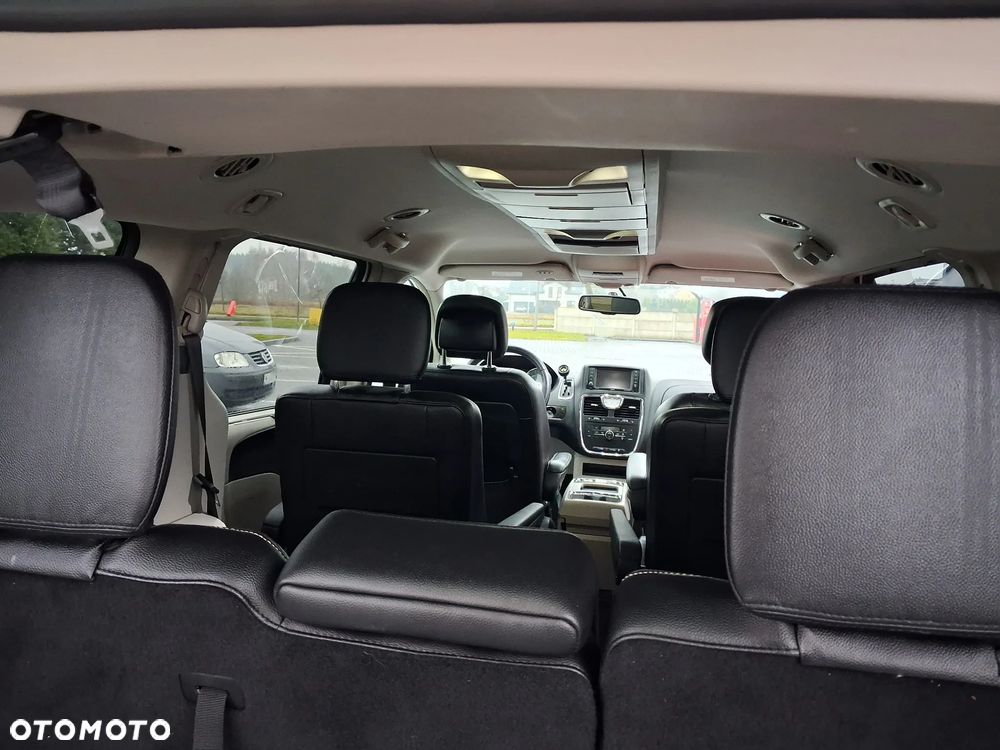 Chrysler Town & Country 3.6 Touring - 19