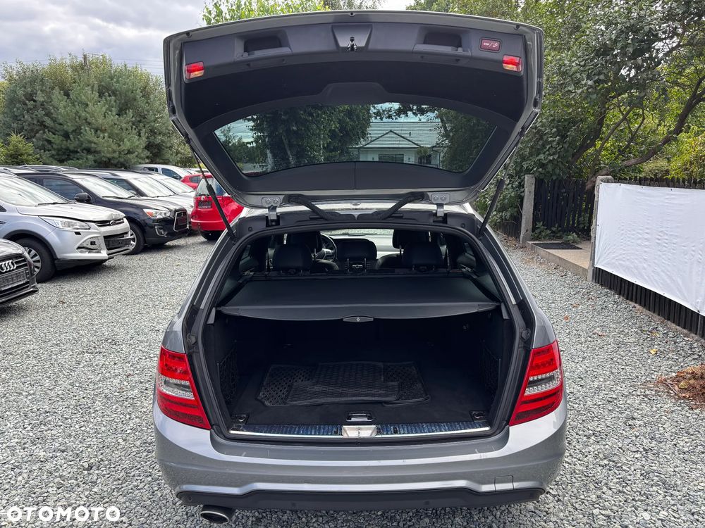 Mercedes-Benz Klasa C 250 (BlueTEC) d 4Matic 7G-TRONIC AMG Line - 27