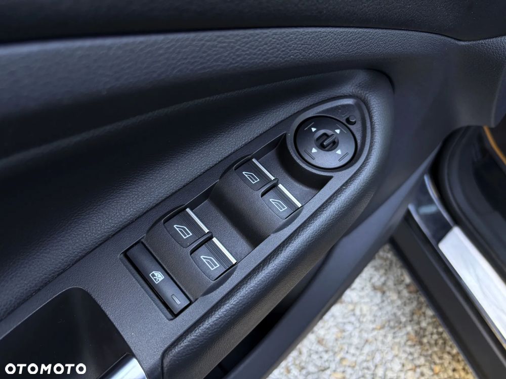 Ford Kuga 2.0 TDCi FWD Titanium - 32