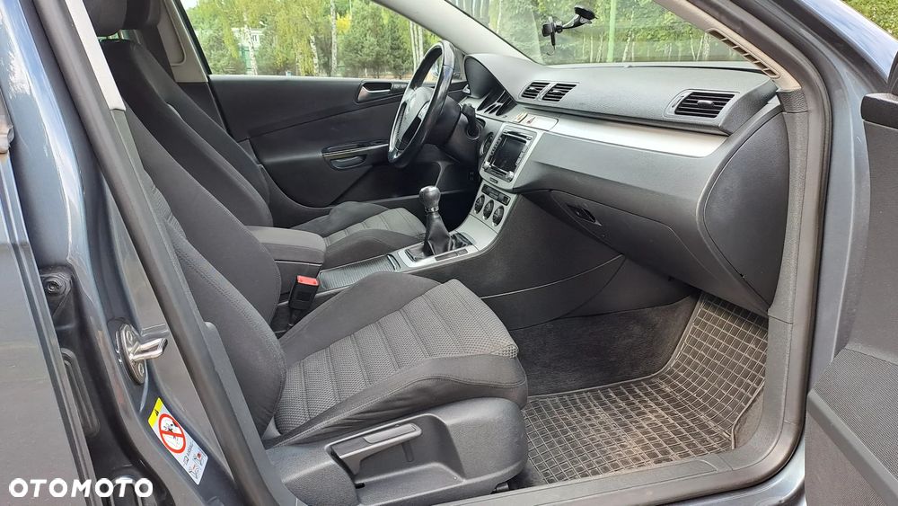 Volkswagen Passat 2.0 TDI Comfortline - 11