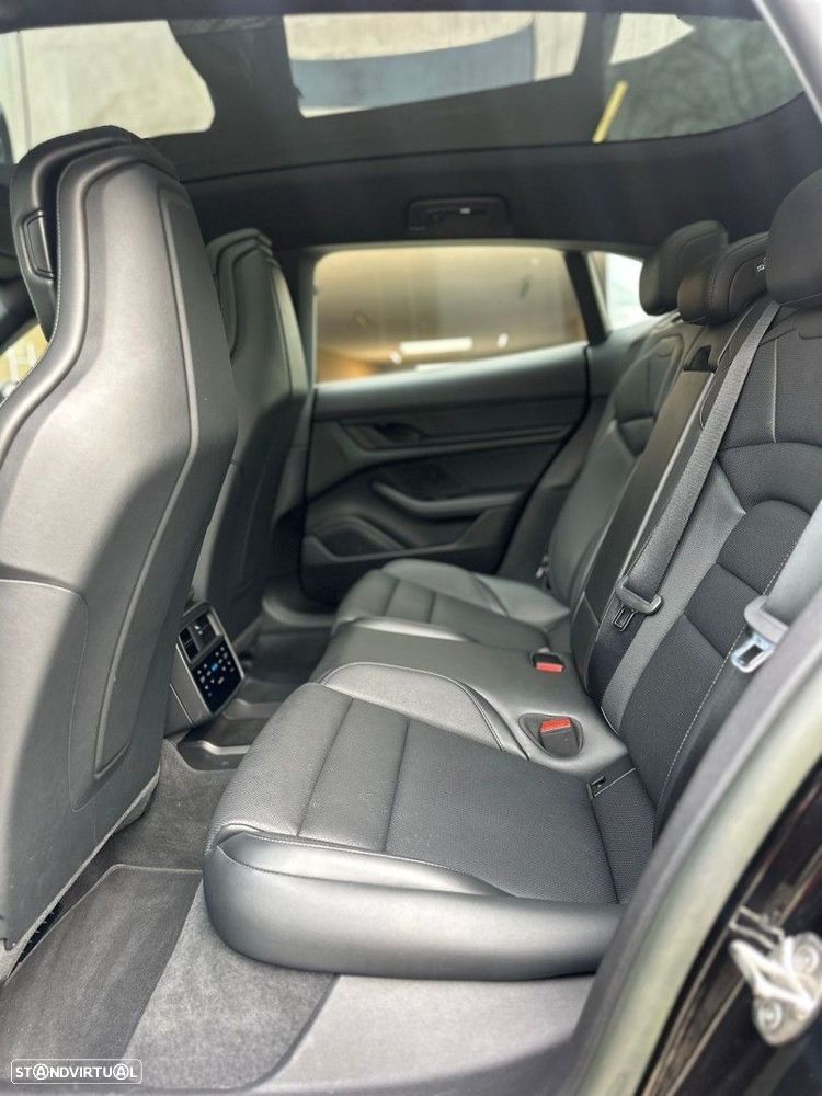 Porsche Taycan Cross Turismo 4S - 20