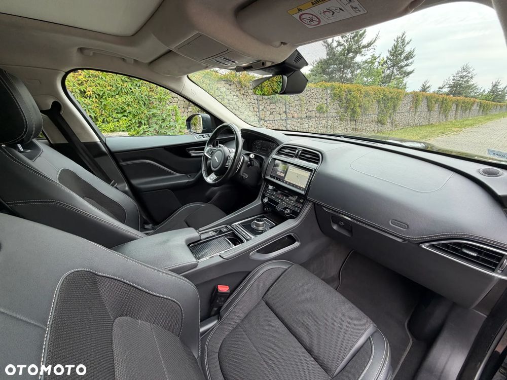 Jaguar F-Pace 2.0 i4D AWD R-Sport - 26