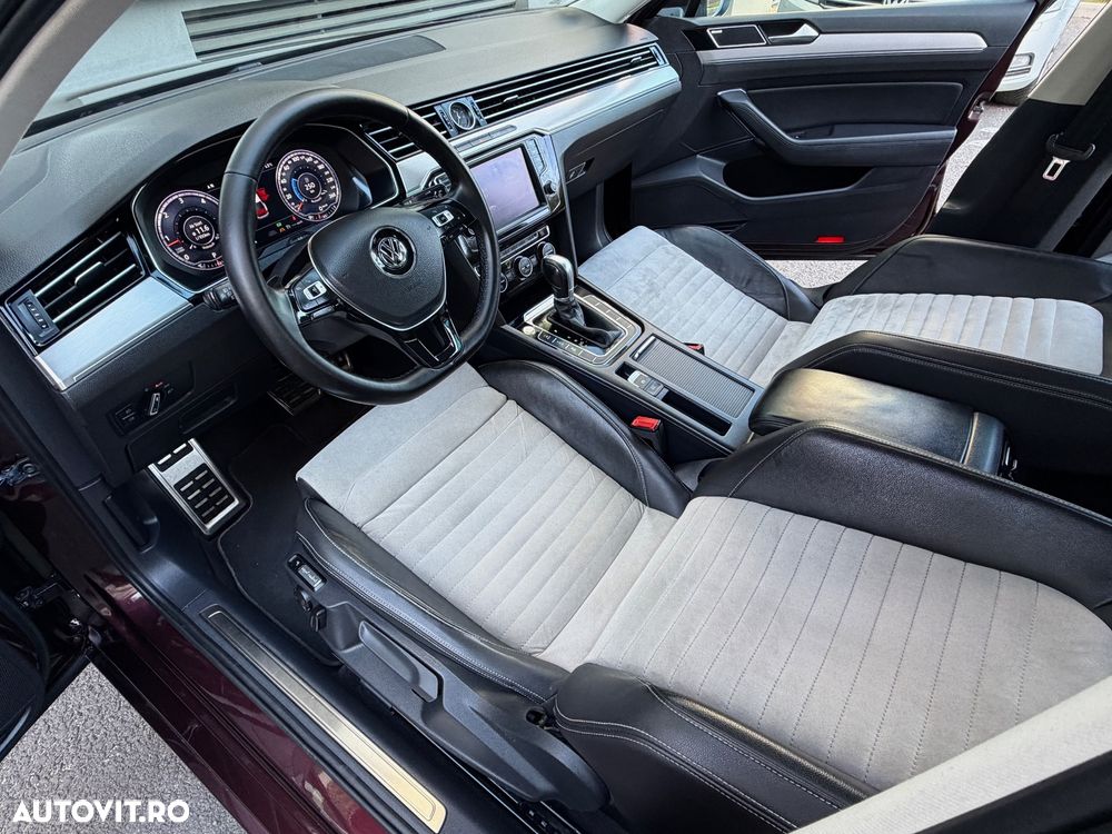 Volkswagen Passat Variant 2.0 TDI SCR DSG Elegance - 8