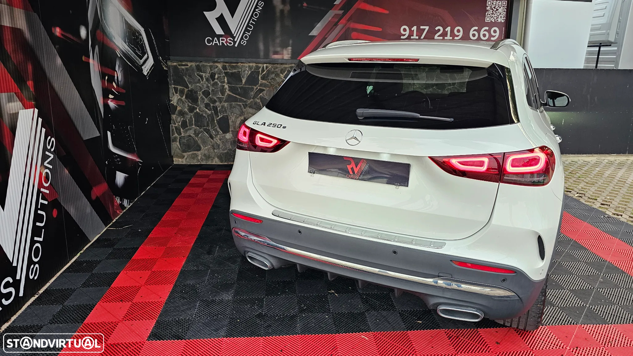 Mercedes-Benz GLA 250 e AMG Line - 16
