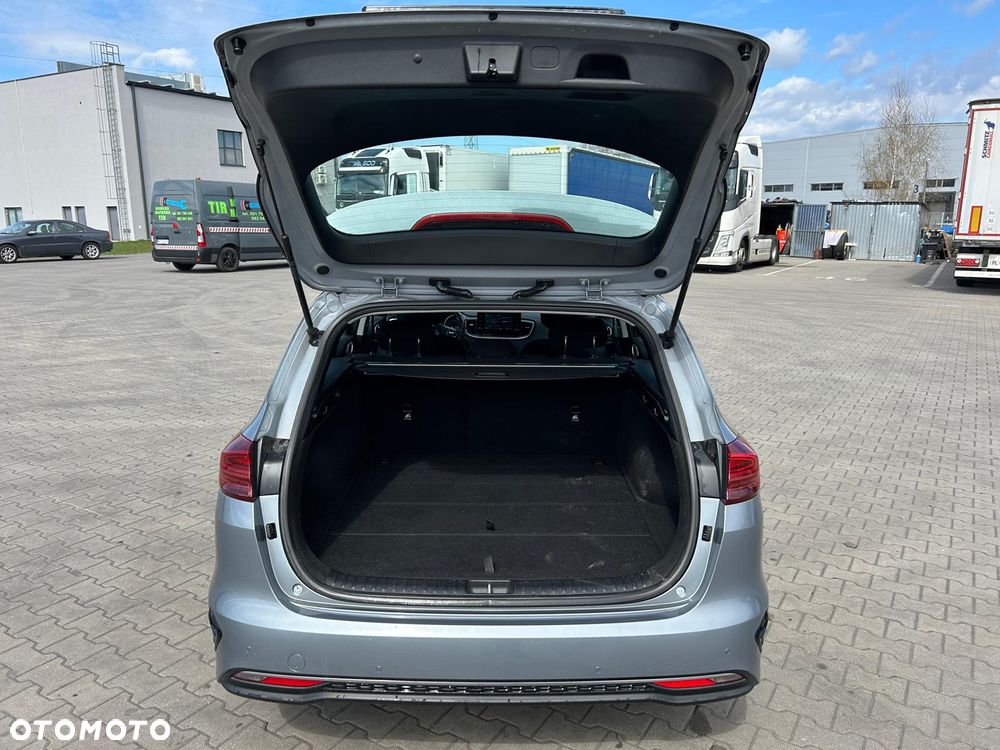 Kia Ceed 1.6 CRDi mHEV M - 12