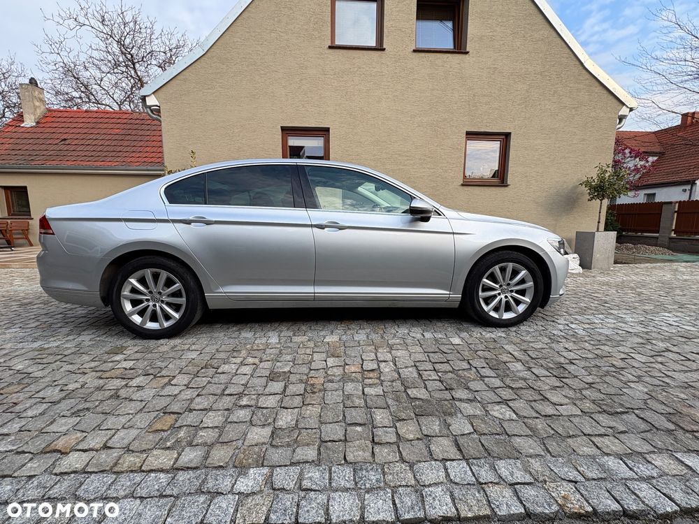 Volkswagen Passat 2.0 TDI SCR Comfortline - 16