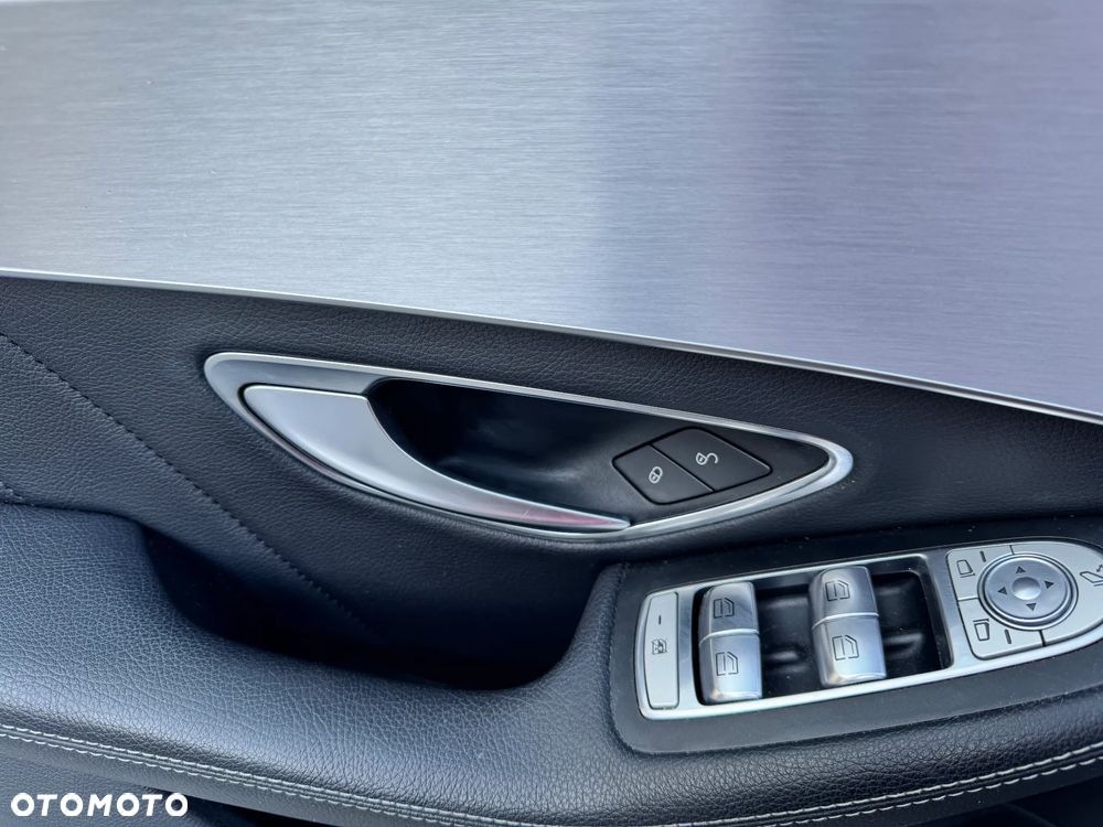 Mercedes-Benz Klasa C 200 4-Matic 7G-TRONIC - 8