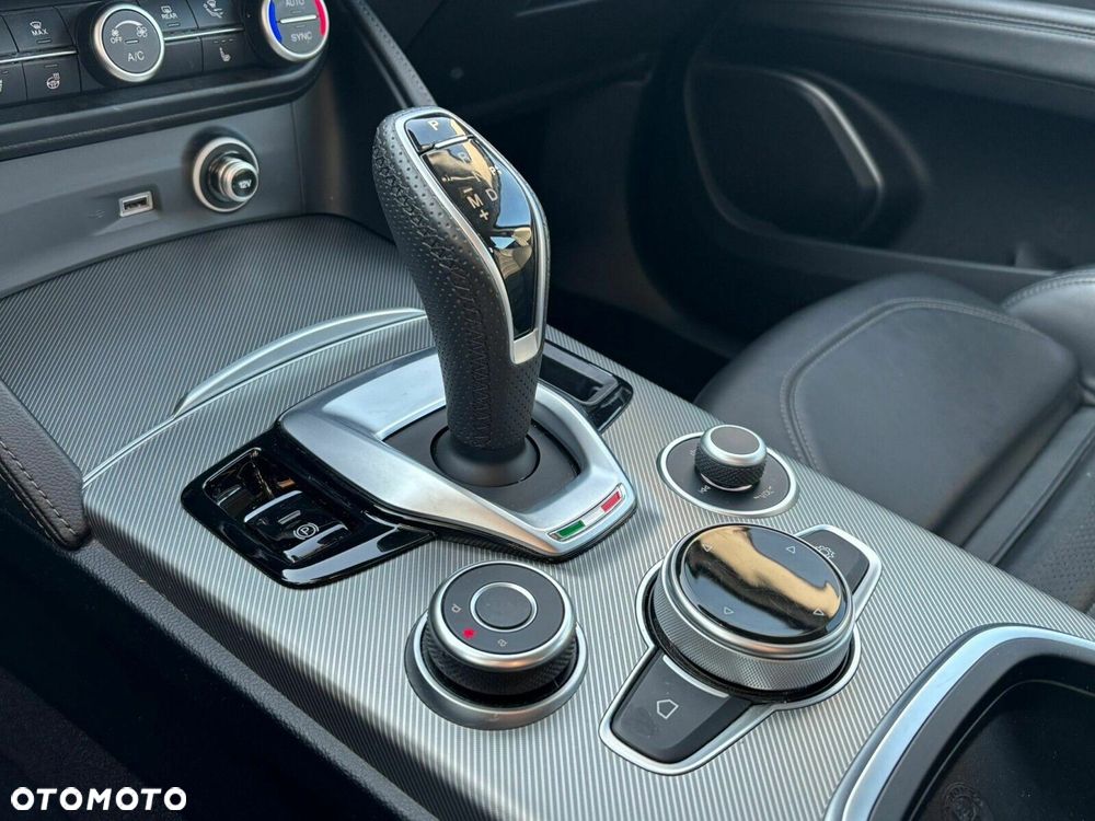 Alfa Romeo Stelvio 2.0 Turbo Sprint Q4 - 19