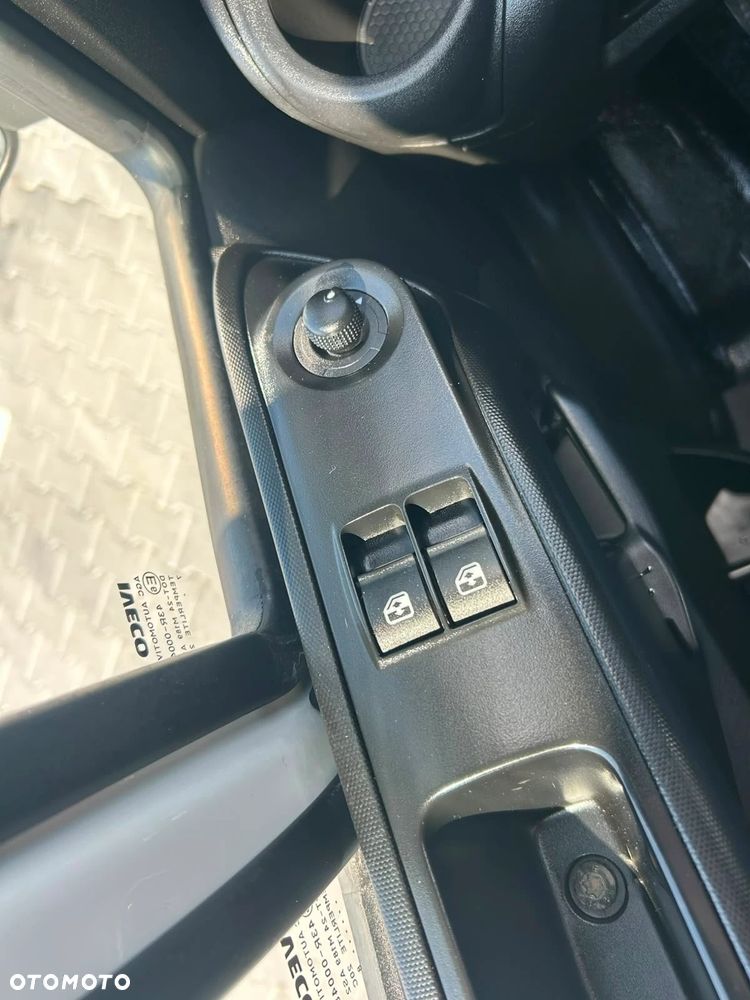 Iveco Daily 35C18 3.0 HPI L3H2 Średniak **Tylko 54tyś. km.**KLIMA**Hak 3,5t.**NA BLIŹNIAKACH**Sprowadzony**2018R** - 20