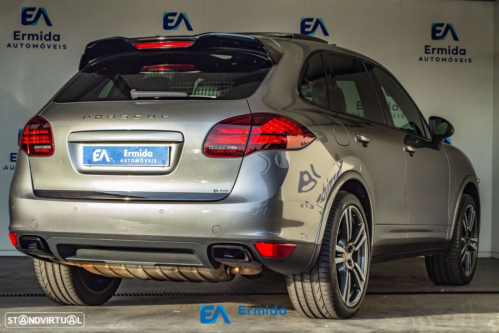 Porsche Cayenne - 4
