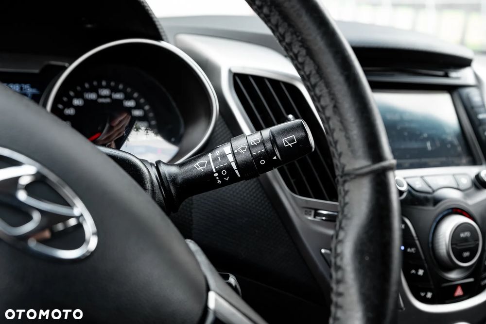 Hyundai Veloster 1.6 GDI Style - 23