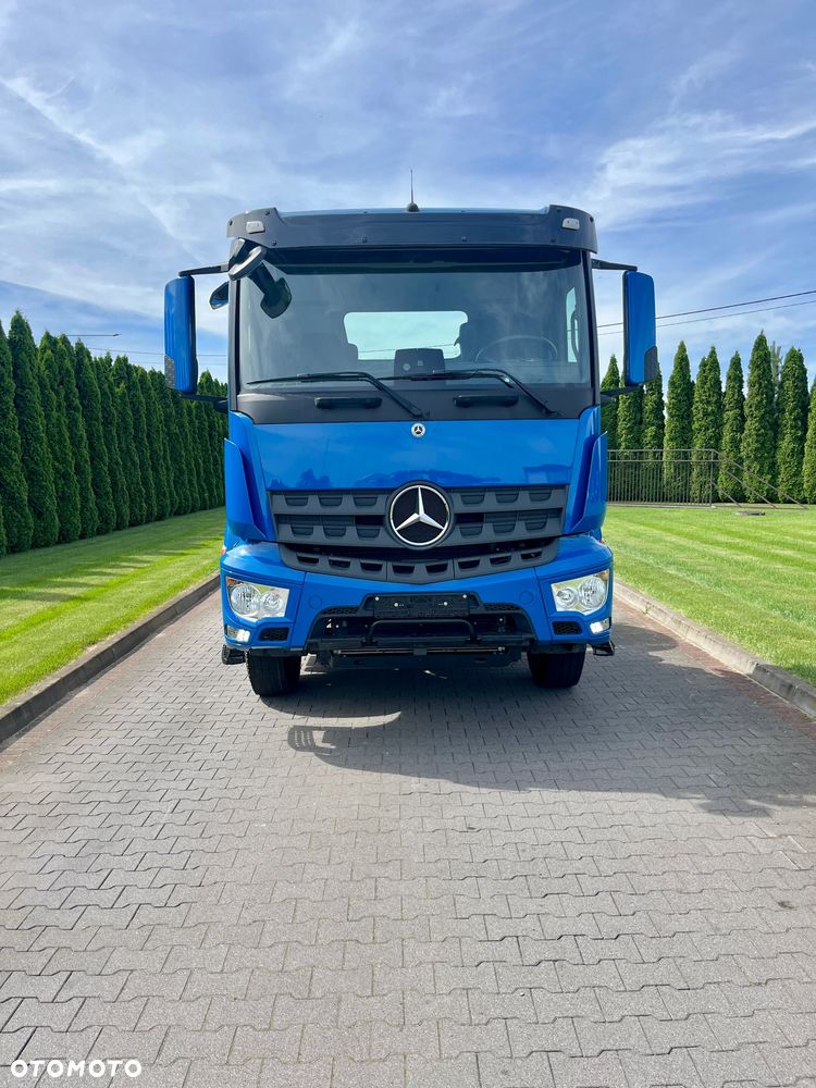 Mercedes-Benz Arocs 3243 8x4 2020rok - 2