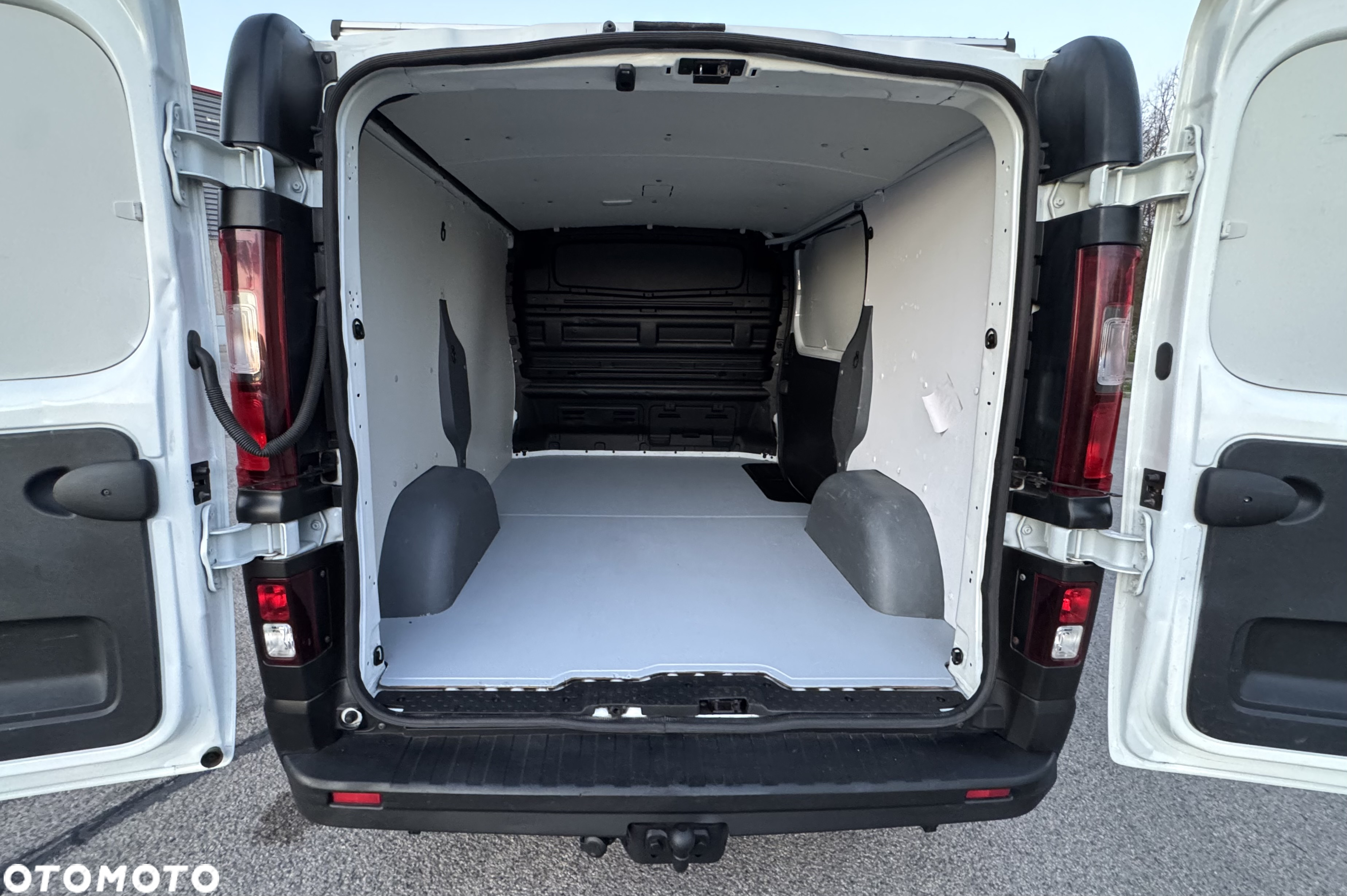 Renault TRAFIC III - 24