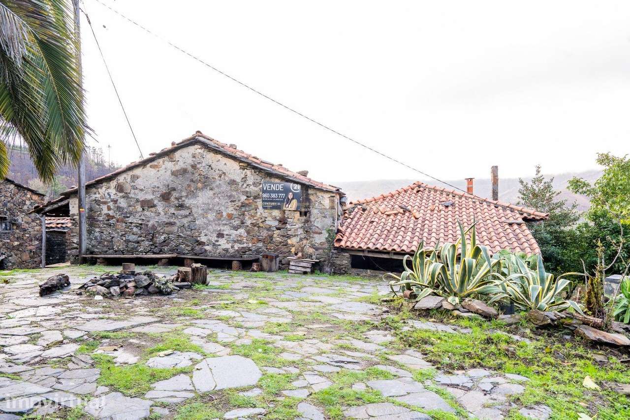Moradia Rústica em Pedra– 2 Quartos | Piscina | 13.000 m² de Terreno e - Grande imagem: 2/52