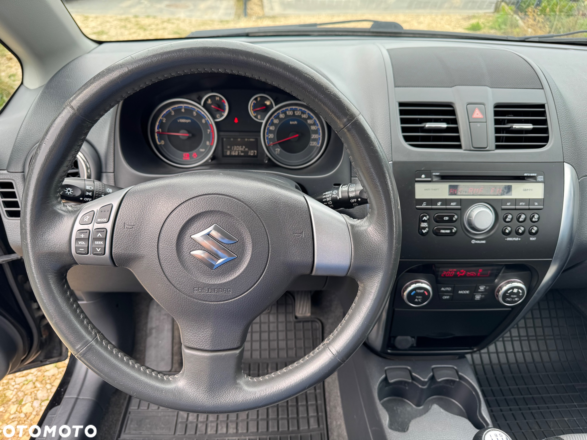Suzuki SX4 1.6 Comfort Plus - 23