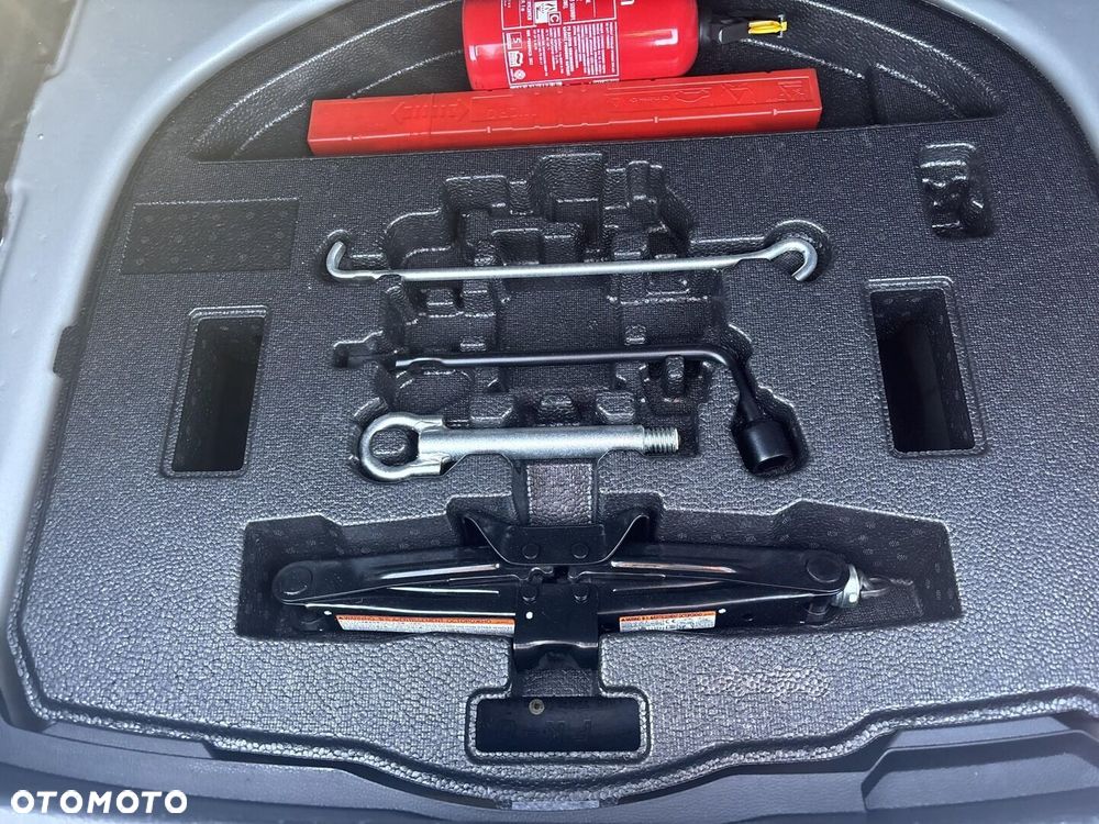 Toyota Corolla 1.8 Hybrid Comfort - 16