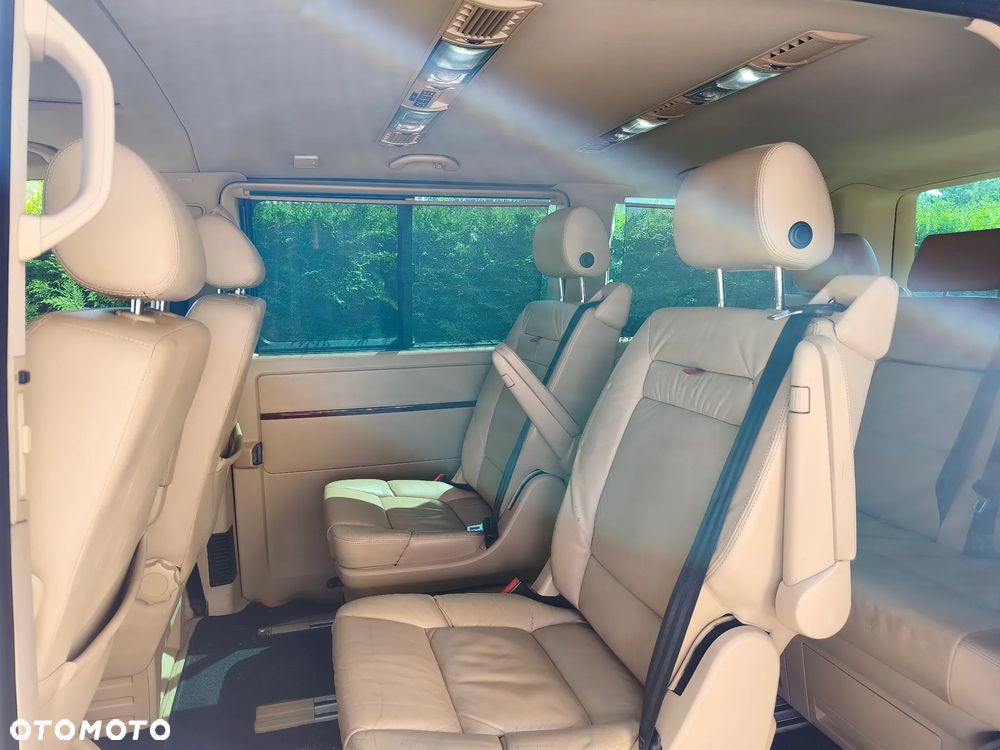 Volkswagen Multivan - 11