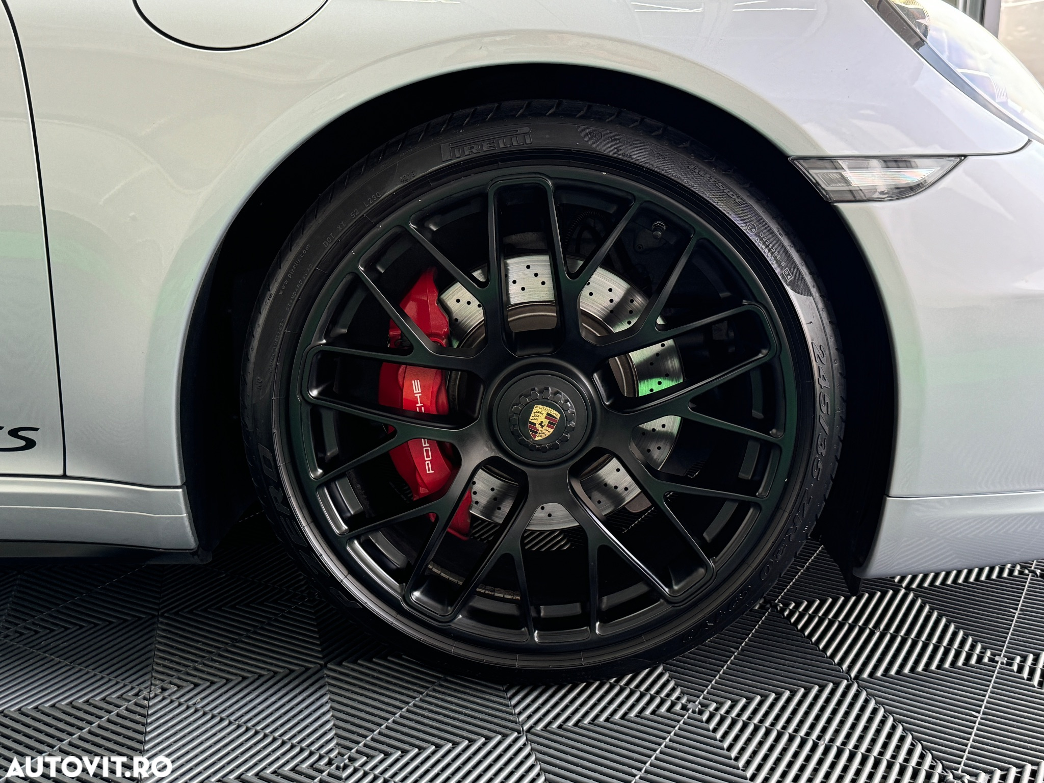 Porsche 911 Carrera GTS Cabriolet PDK - 14