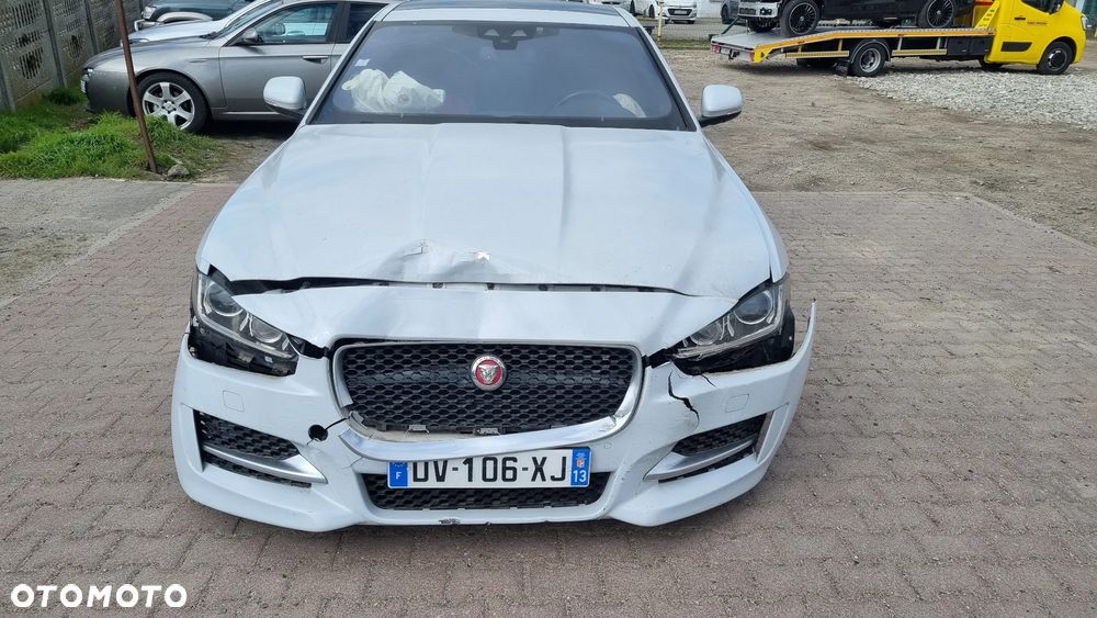 Jaguar XE 20d R-Sport Ingenium Edition - 17
