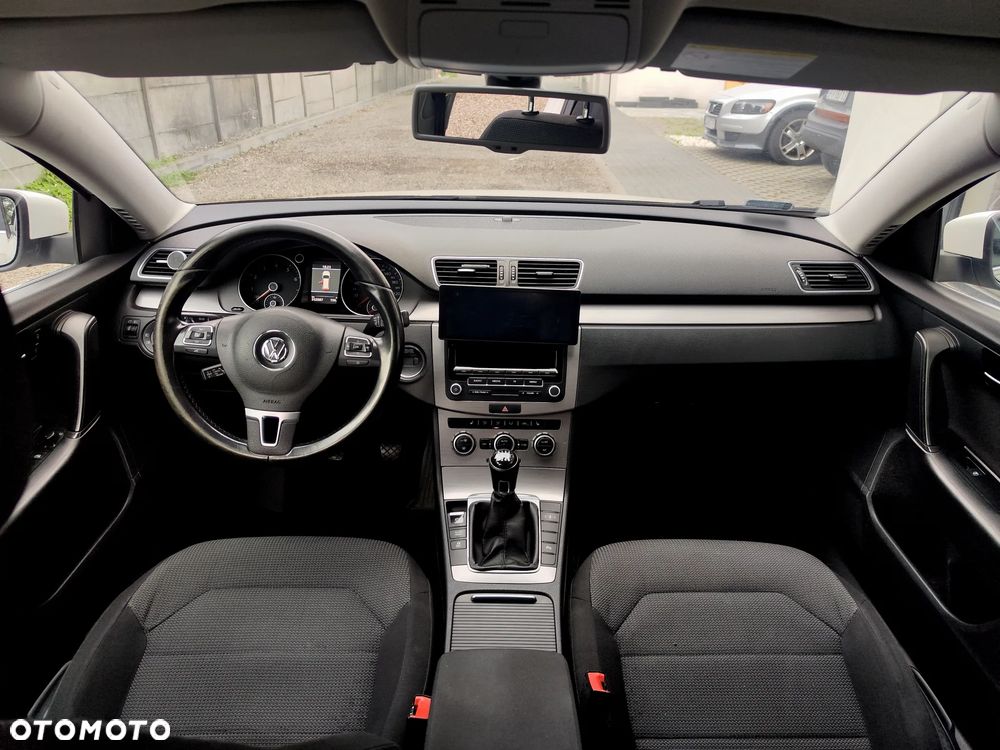 Volkswagen Passat - 10