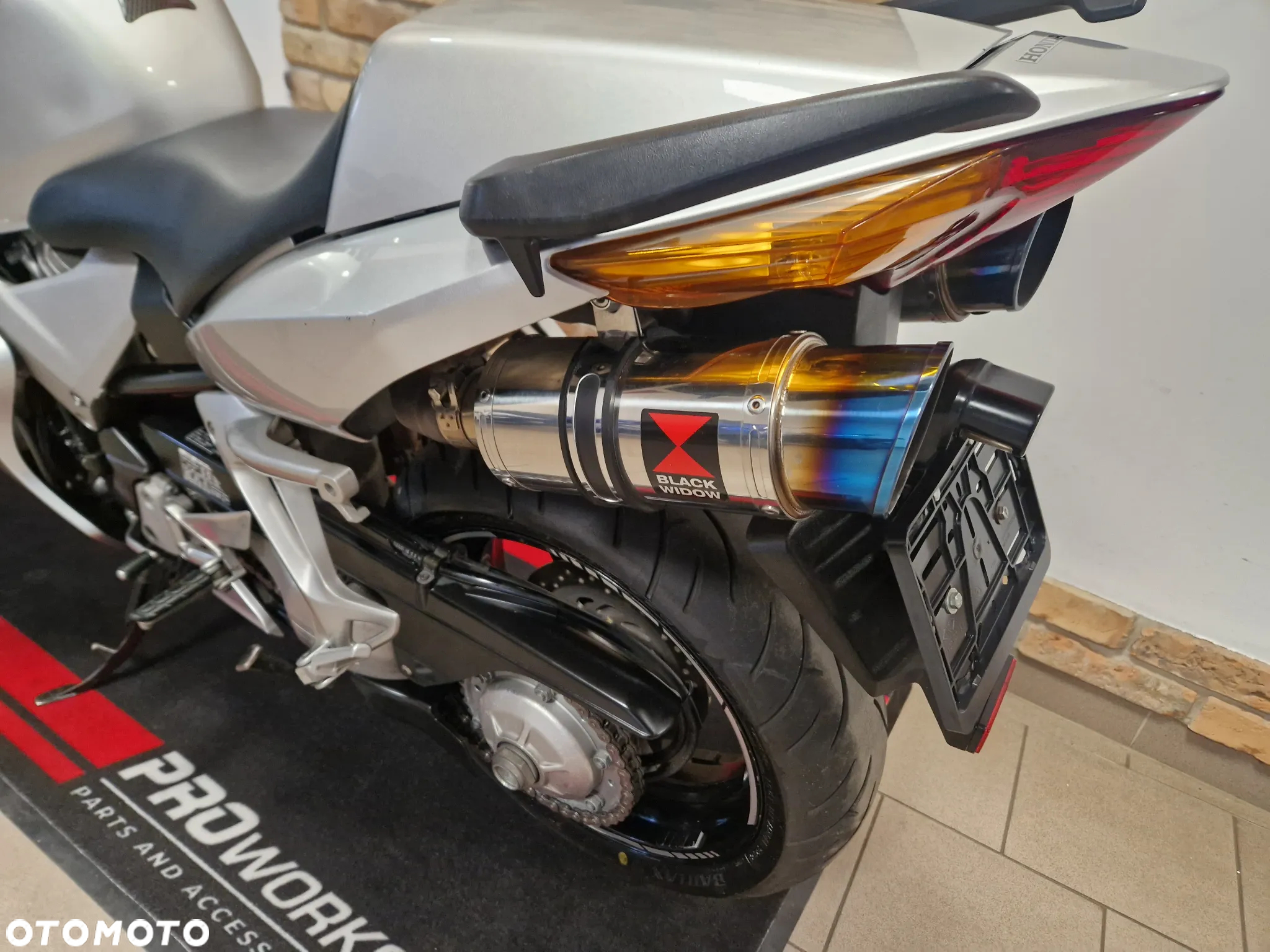 Honda VFR - 36