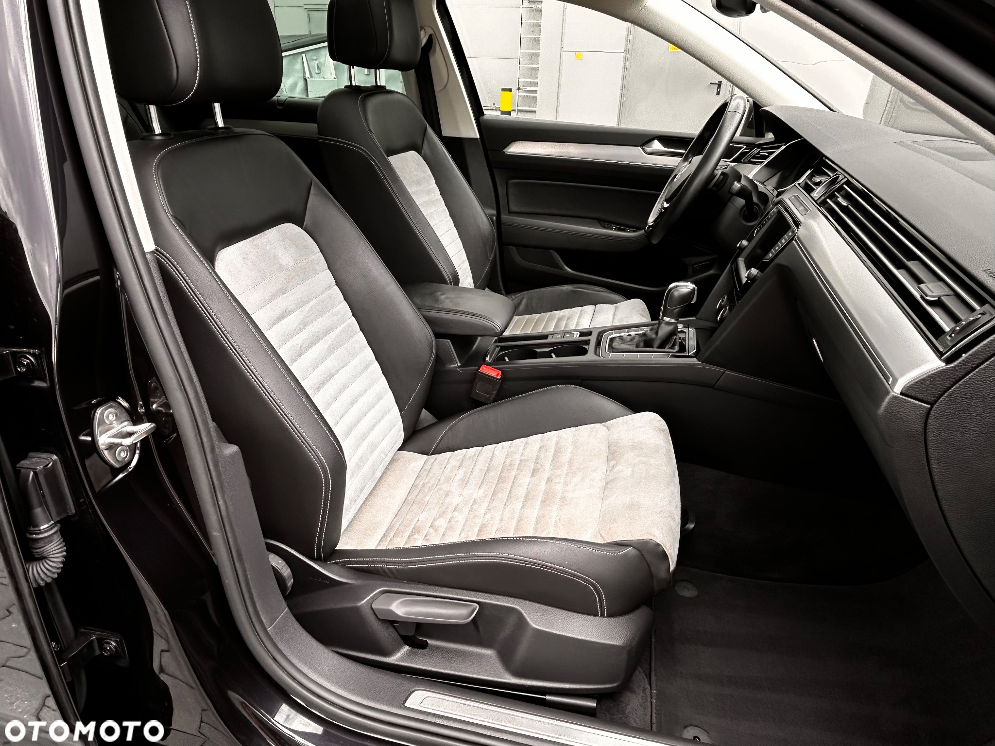 Volkswagen Passat 2.0 TDI BMT Highline DSG - 28