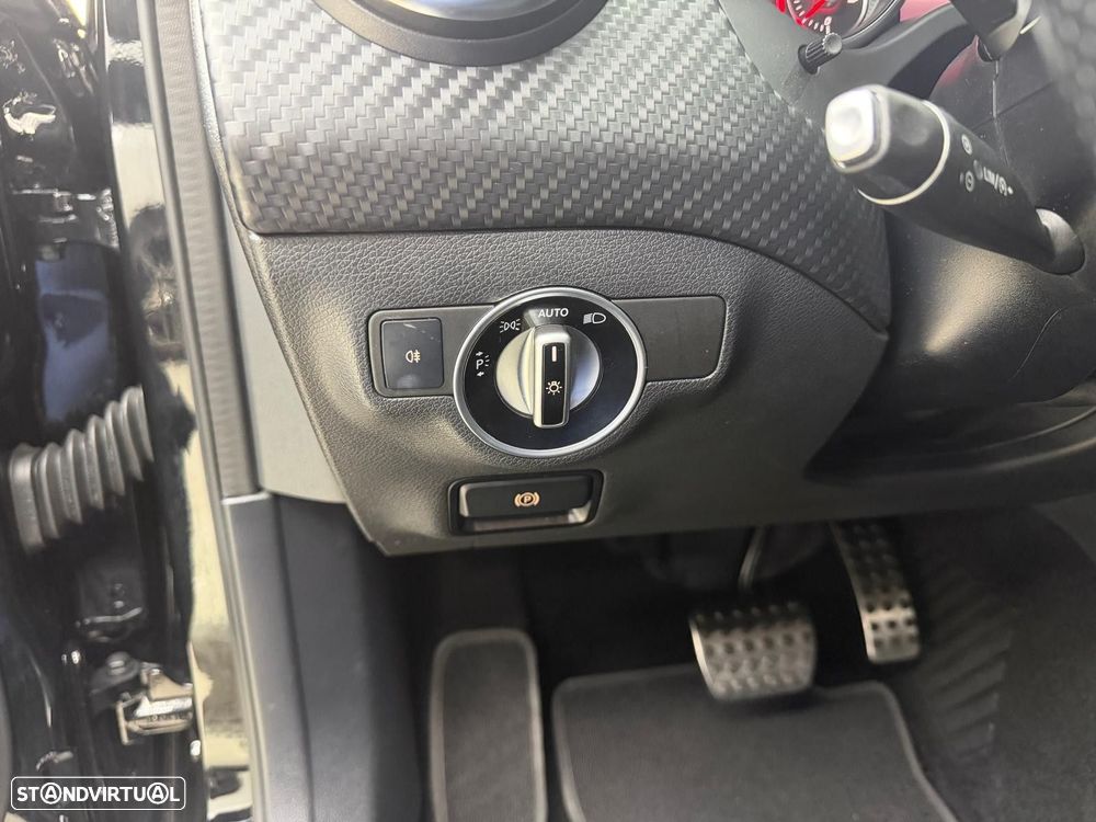 Mercedes-Benz A 180 7G-DCT AMG Line - 30