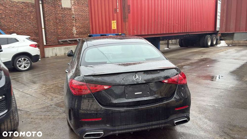 Mercedes-Benz Klasa C 300 4Matic 9G-TRONIC AMG Line Advanced - 17