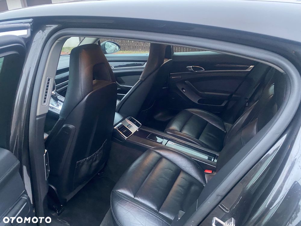 Porsche Panamera 4S - 12