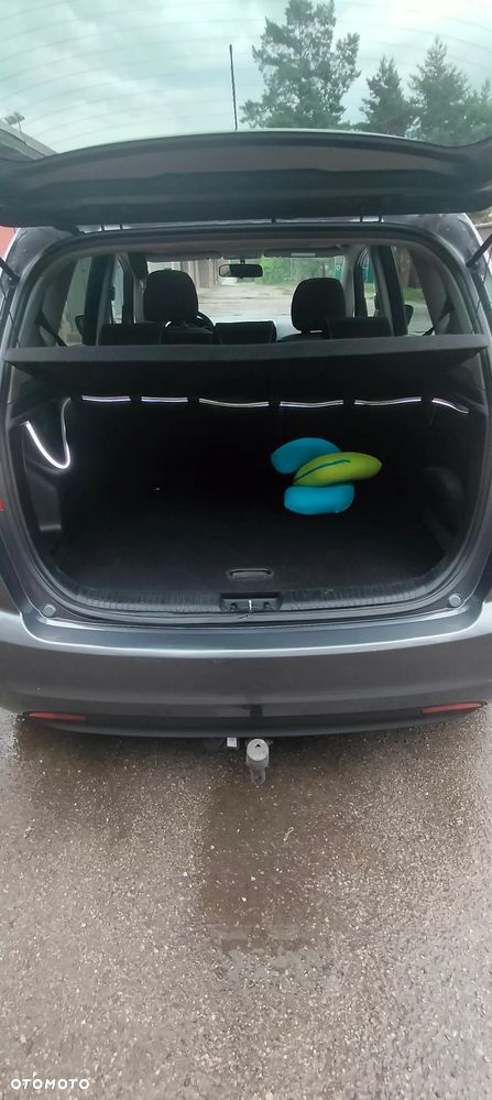 Kia Venga 1.4 CRDi M - 9